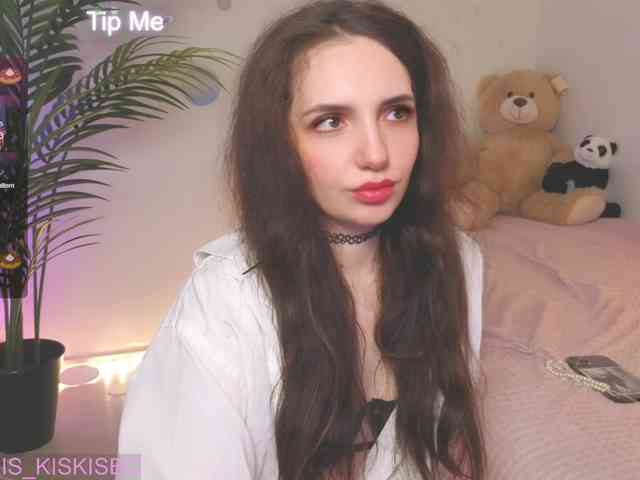Kris_kiskis webcam