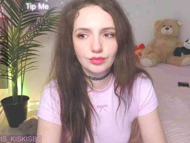 Kris_kiskis webcam