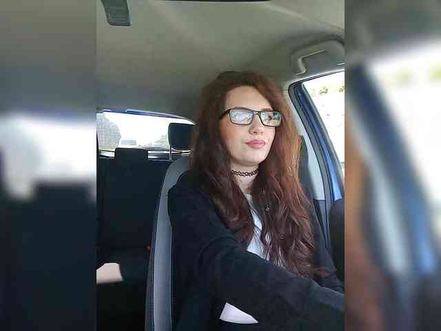 Kris_kiskis webcam