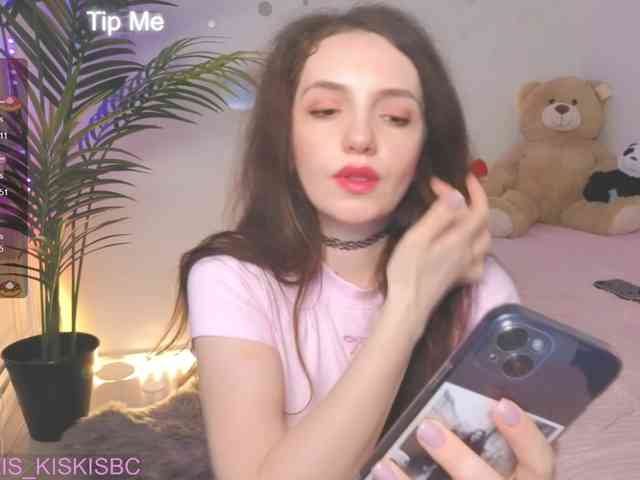 Kris_kiskis webcam