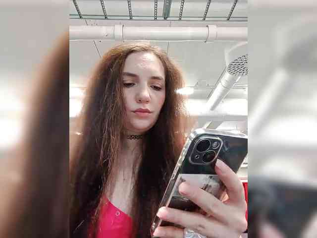 Kris_kiskis webcam