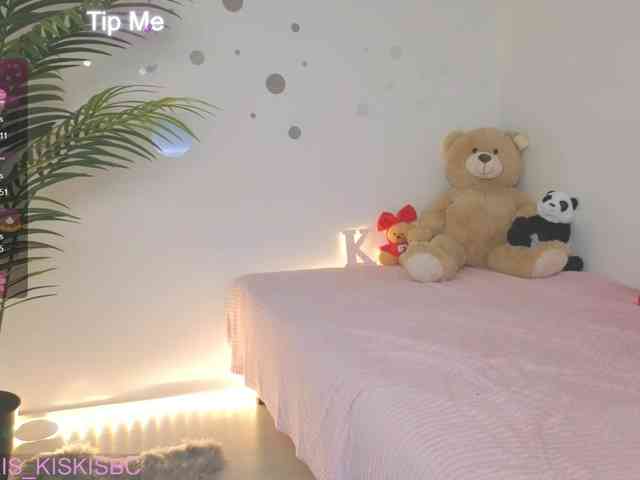 Kris_kiskis webcam