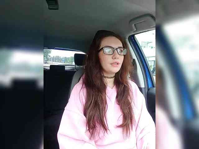 Kris_kiskis webcam