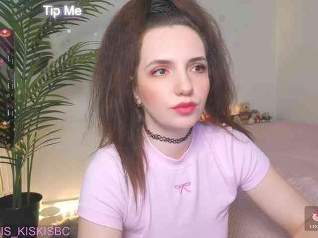 Kris_kiskis webcam