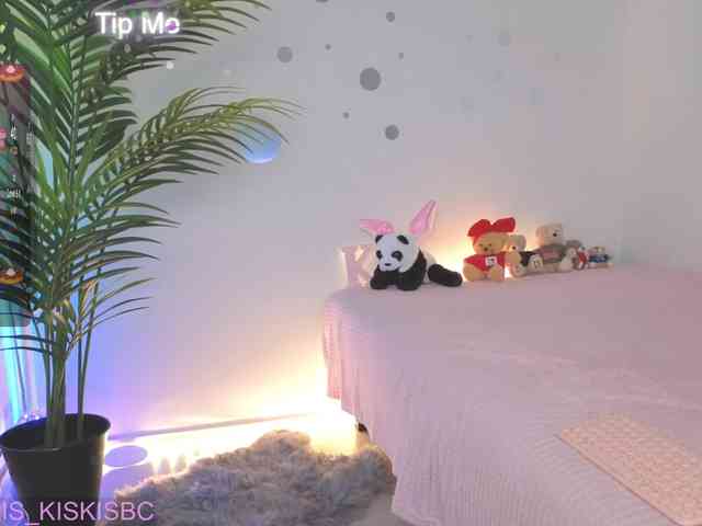 Kris_kiskis webcam