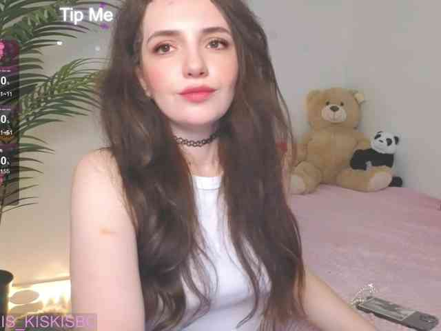 Kris_kiskis webcam
