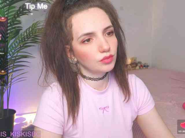 Kris_kiskis webcam