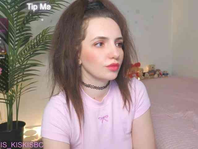 Kris_kiskis webcam