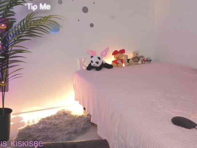 Kris_kiskis webcam
