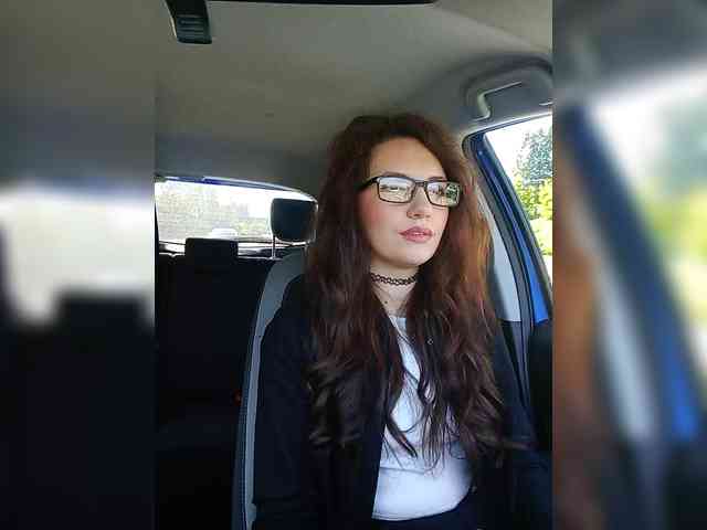 Kris_kiskis webcam