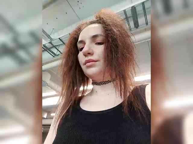 Kris_kiskis webcam