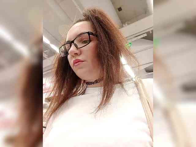 Kris_kiskis webcam