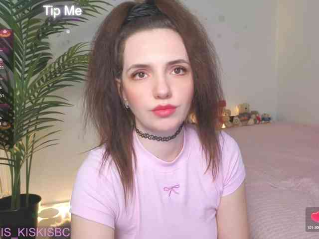 Kris_kiskis webcam