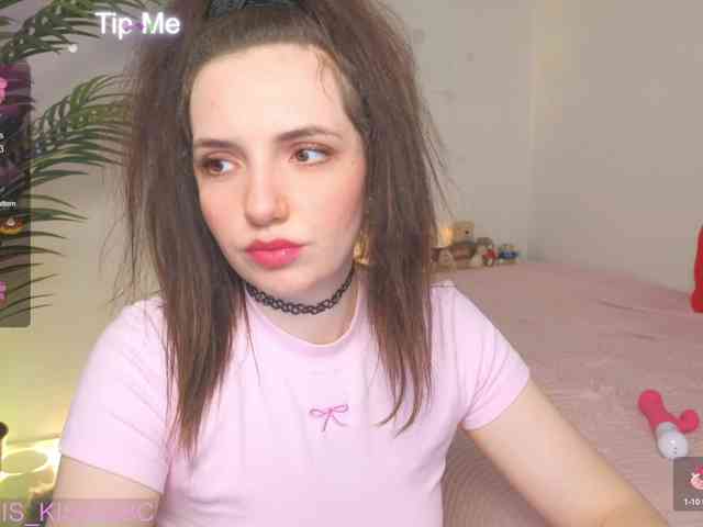 Kris_kiskis webcam
