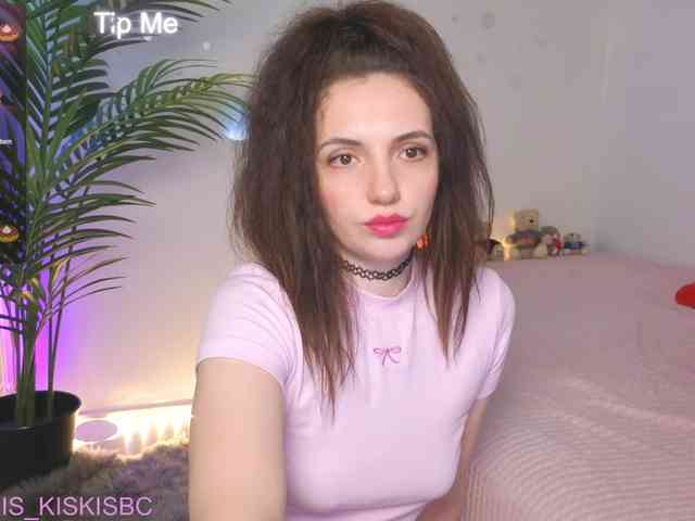 Kris_kiskis webcam