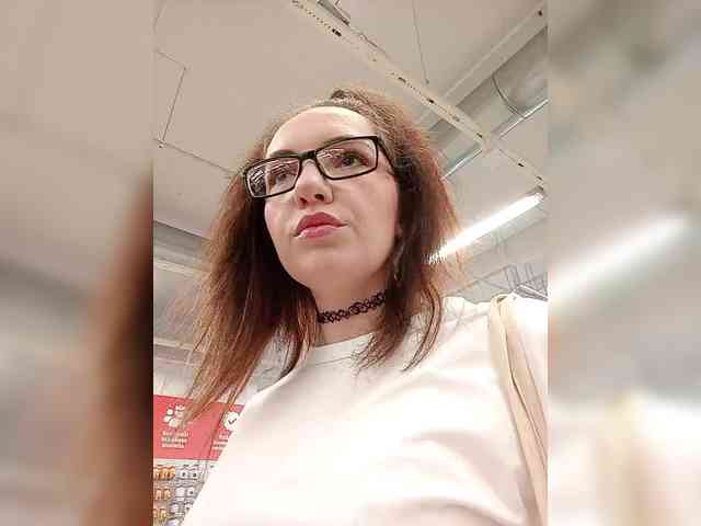 Kris_kiskis webcam