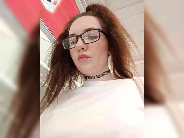 Kris_kiskis webcam