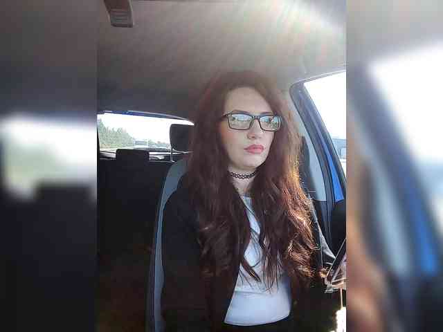 Kris_kiskis webcam