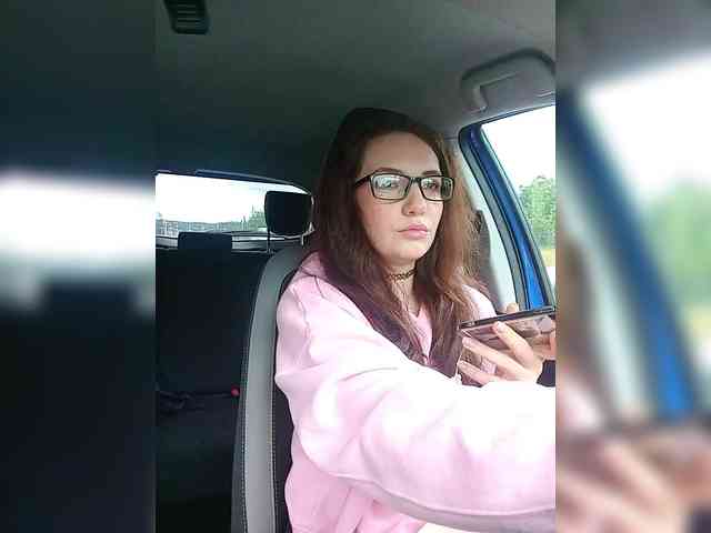 Kris_kiskis webcam