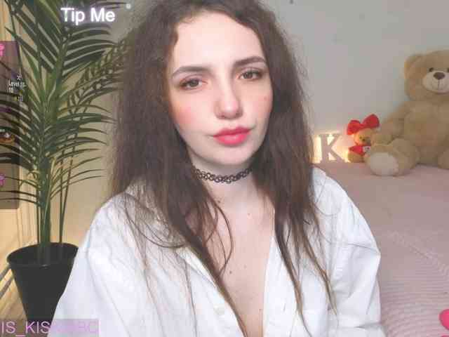 Kris_kiskis webcam