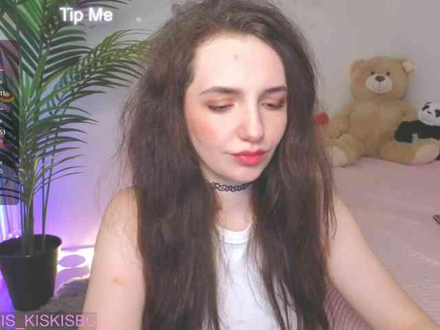 Kris_kiskis webcam