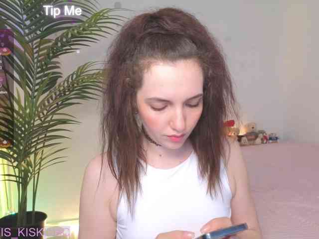 Kris_kiskis webcam