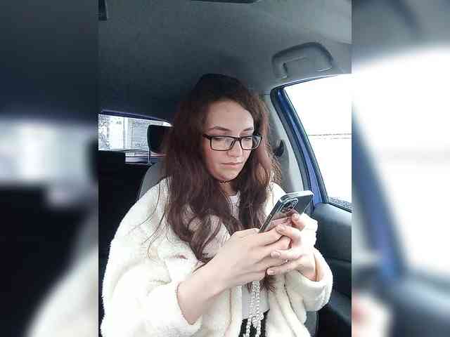 Kris_kiskis webcam
