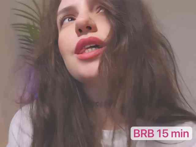 Kris_kiskis webcam