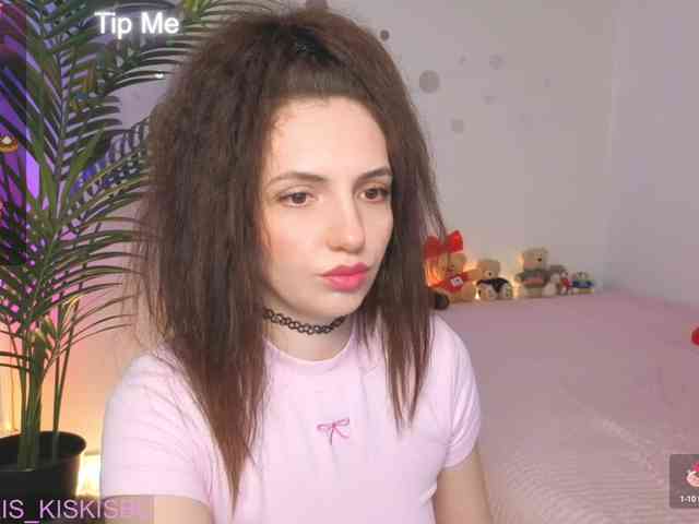 Kris_kiskis webcam