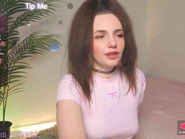 Kris_kiskis webcam