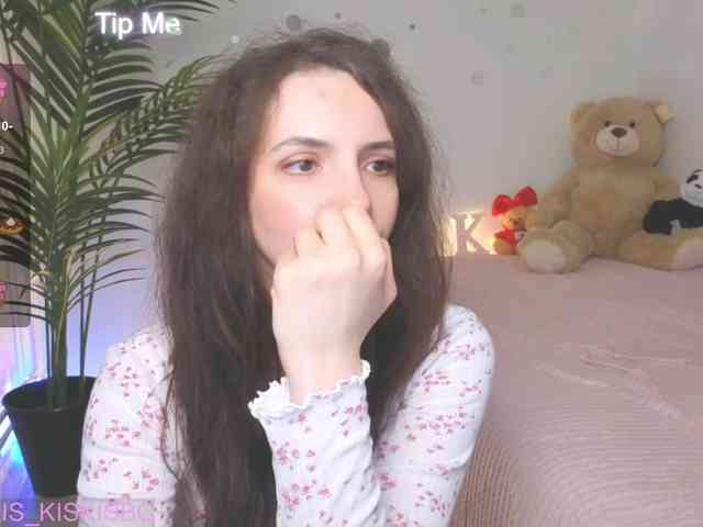 Kris_kiskis webcam