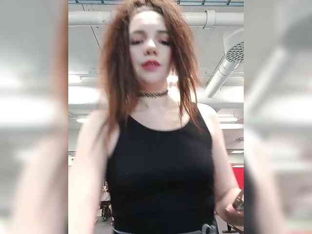 Kris_kiskis webcam