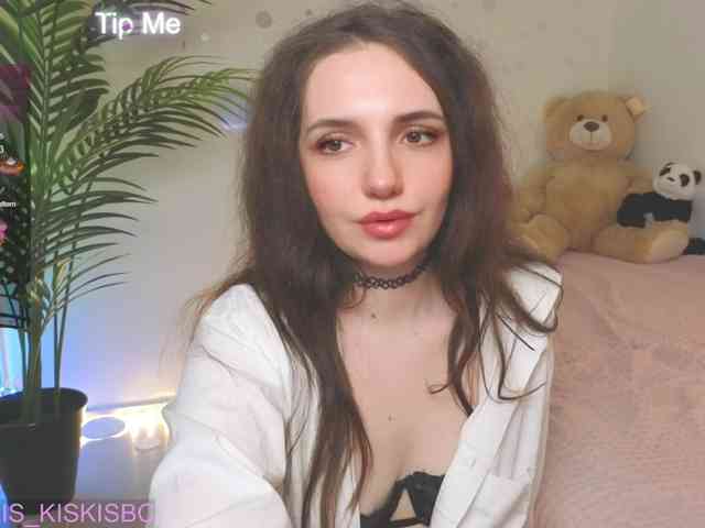 Kris_kiskis webcam