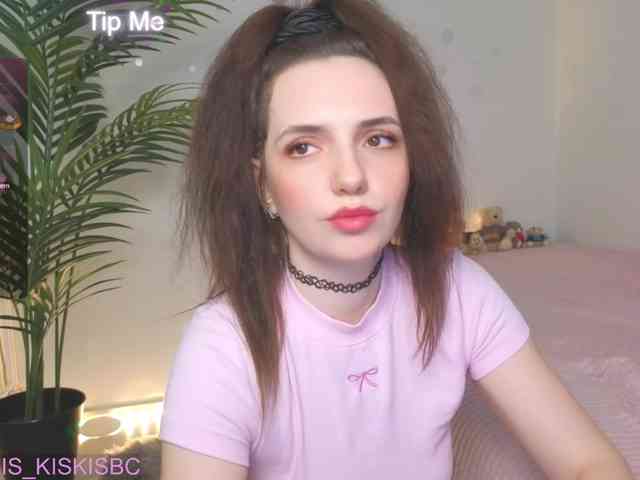 Kris_kiskis webcam