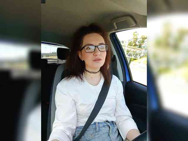 Kris_kiskis webcam