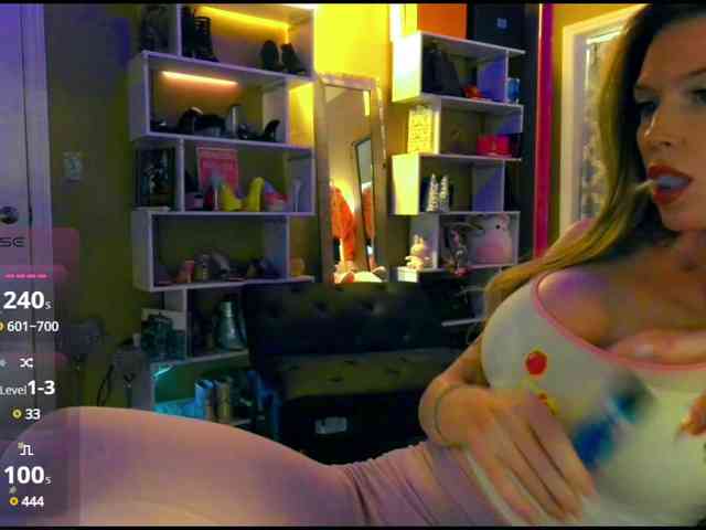 NikkiGlazer webcam