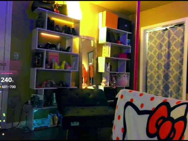 NikkiGlazer webcam