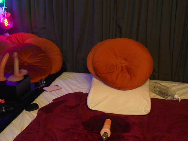 lacie-le-beauty's BongaCams show and profile