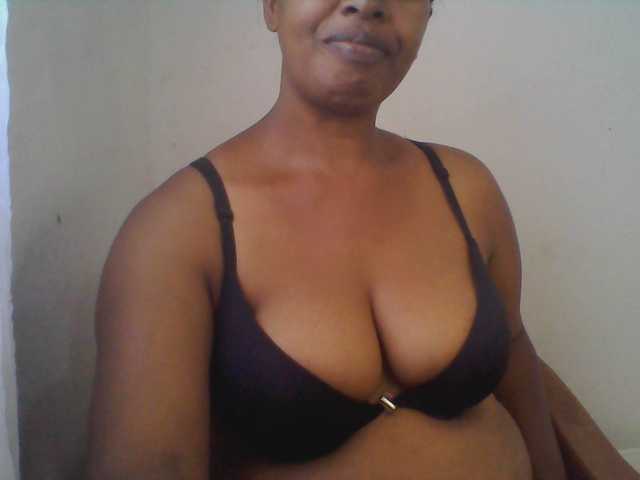 Edwiga's BongaCams show and profile