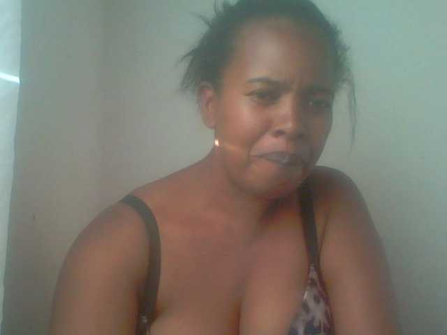 Edwiga's BongaCams show and profile