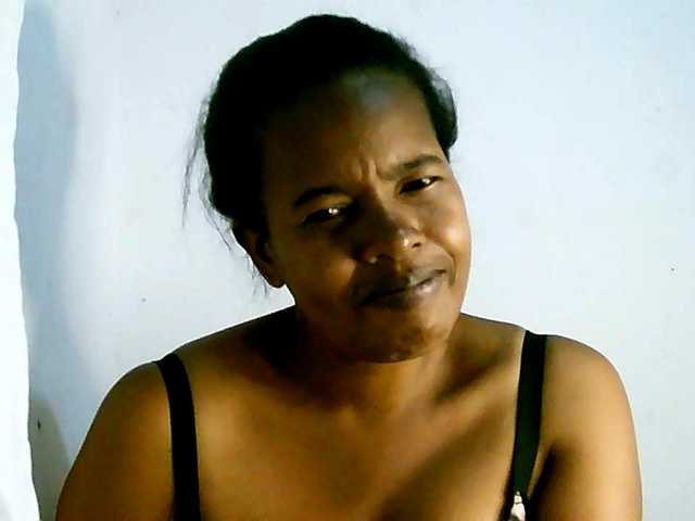 Edwiga's BongaCams show and profile