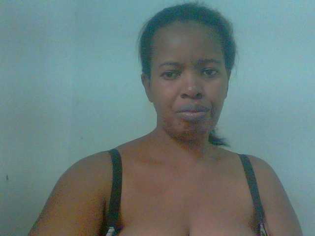 Edwiga's BongaCams show and profile