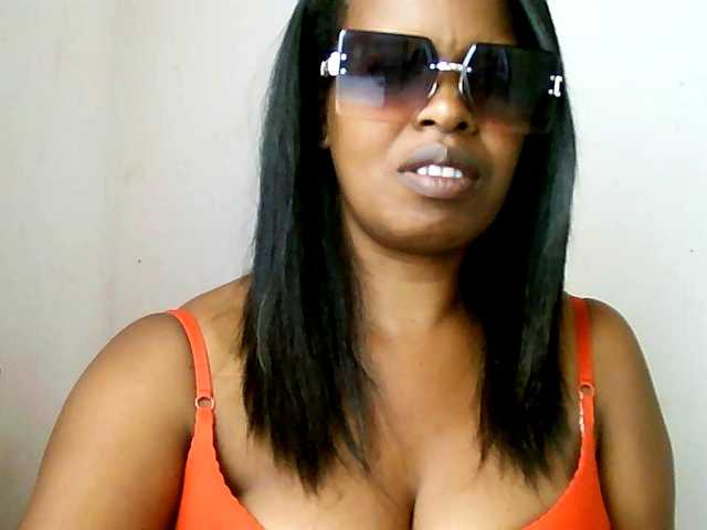 Edwiga's BongaCams show and profile