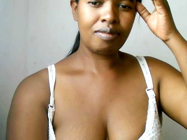 Edwiga's BongaCams show and profile