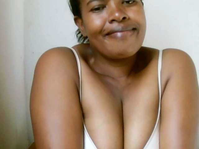 Edwiga's BongaCams show and profile