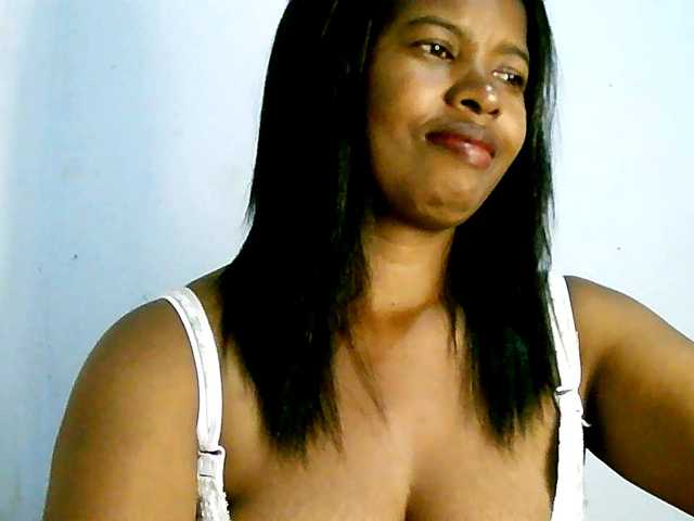 Edwiga's BongaCams show and profile