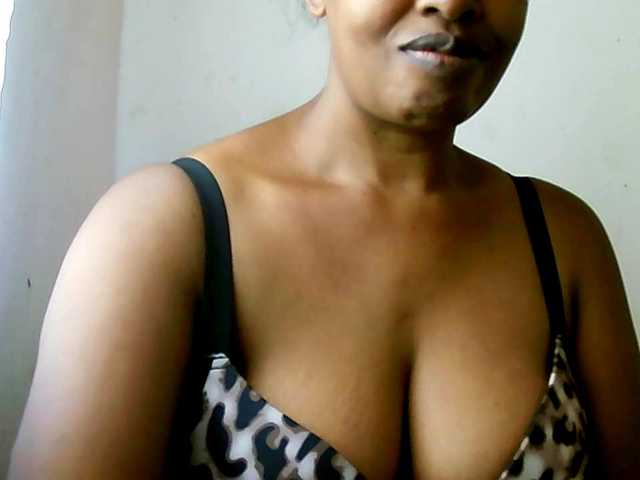 Edwiga's BongaCams show and profile