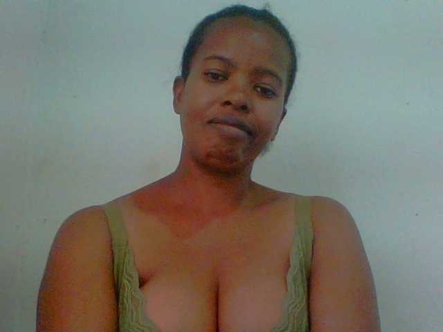 Edwiga's BongaCams show and profile