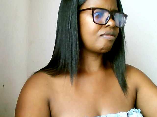 Edwiga's BongaCams show and profile