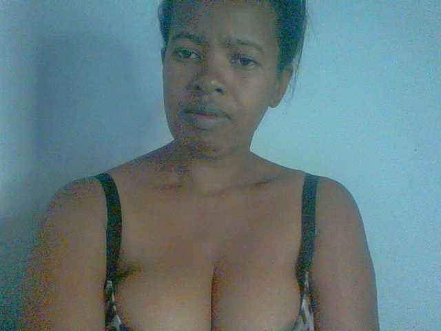 Edwiga's BongaCams show and profile